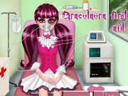 Draculaura First Aid